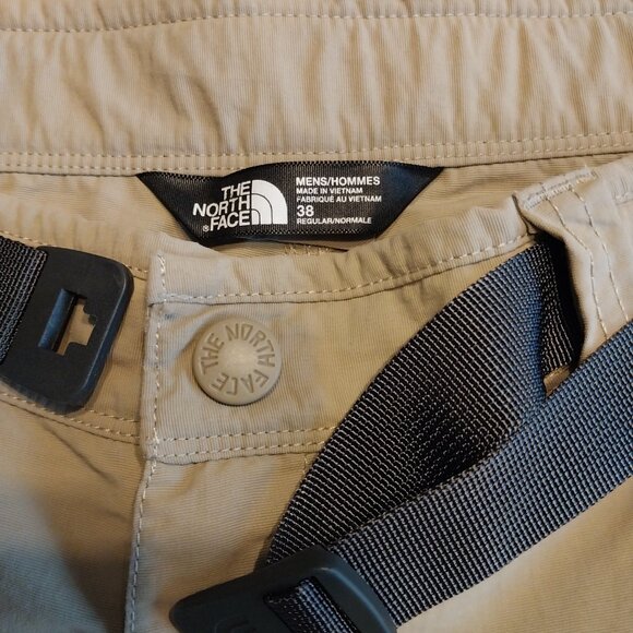 The North Face Men's Lightweight Cargo Shorts Men 38 EUC - Picture 2 of 8